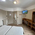 Hotel Angleterre *